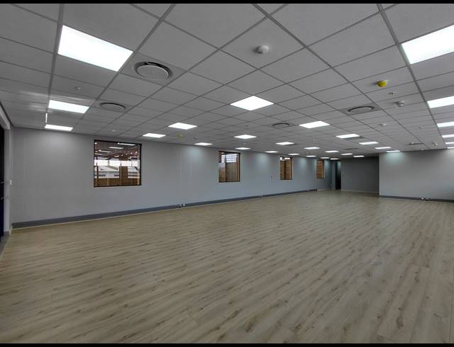 6,700M² WAREHOUSE TO LET IN BREDELL
